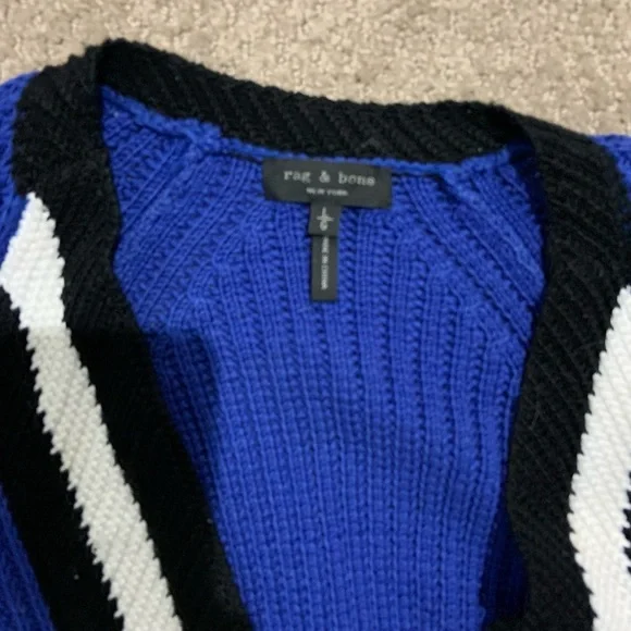 RAG & BONE DEEP V NECK TALIA SWEATER SIZE LARGE - Picture 3 of 4